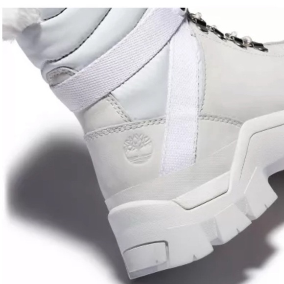 Timberland White Winter Boots with Chunky Sole - Picture 7 of 7